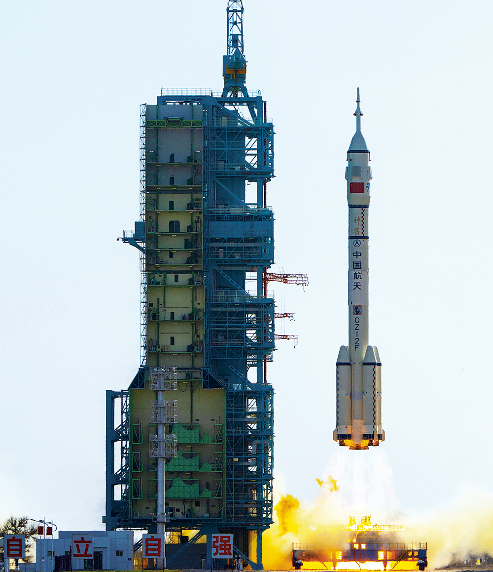 我国载人航天工程首次应急发射任务回放：非常发射 非凡担当